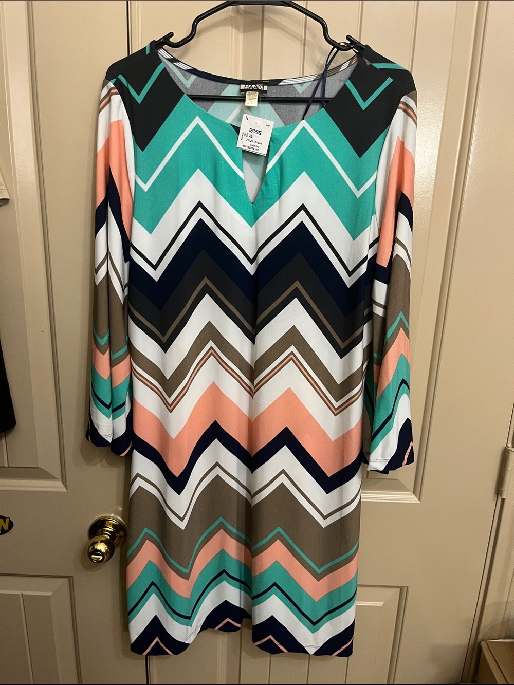 Haani Chevron Long Sleeve Shift Dress in Teal, Peach, White, Black